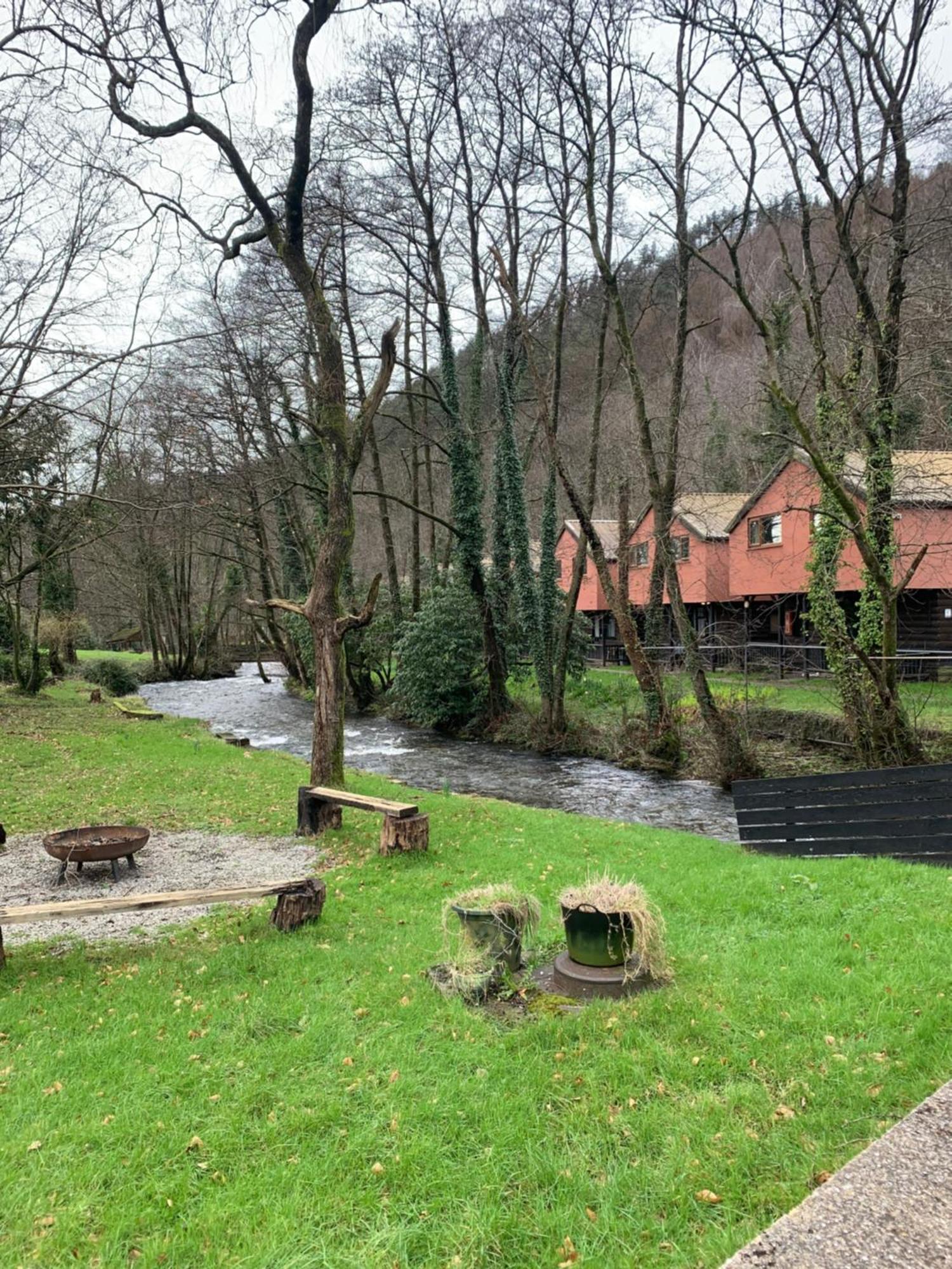 L And A Lodges Port Talbot Eksteriør billede